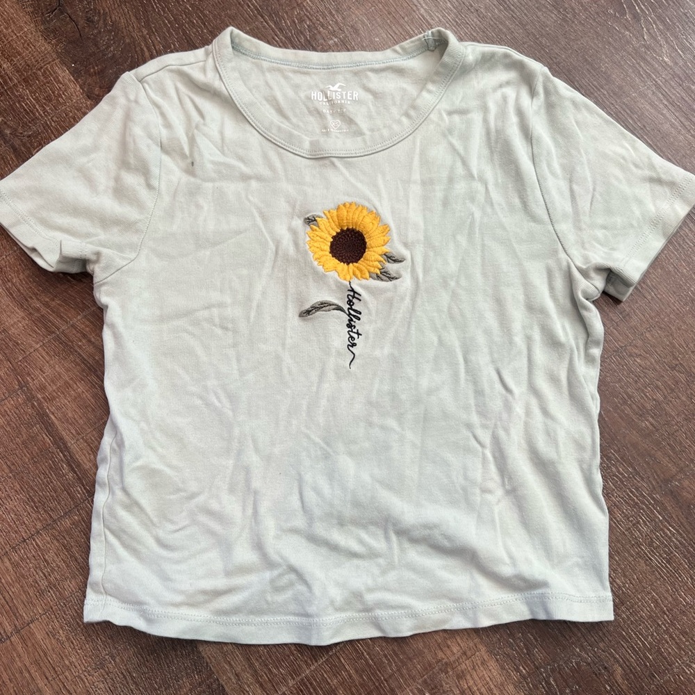 Hollister baby tee